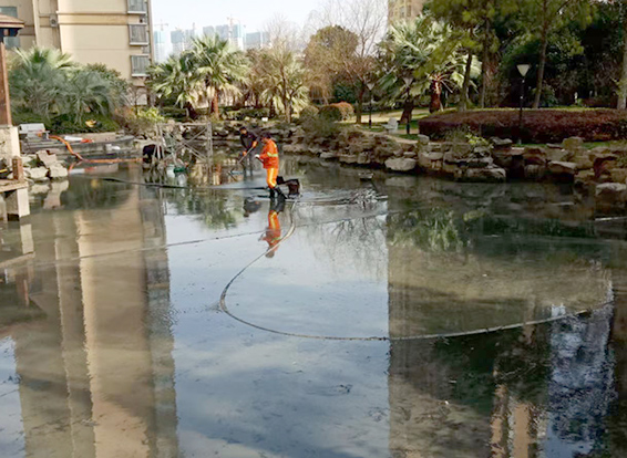 思茅景观池淤泥清理