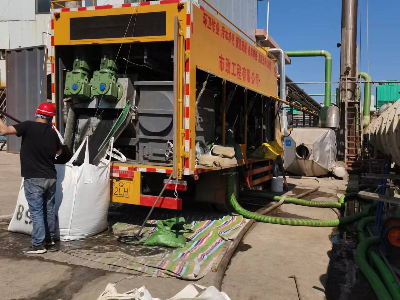 思茅淤泥压干处理